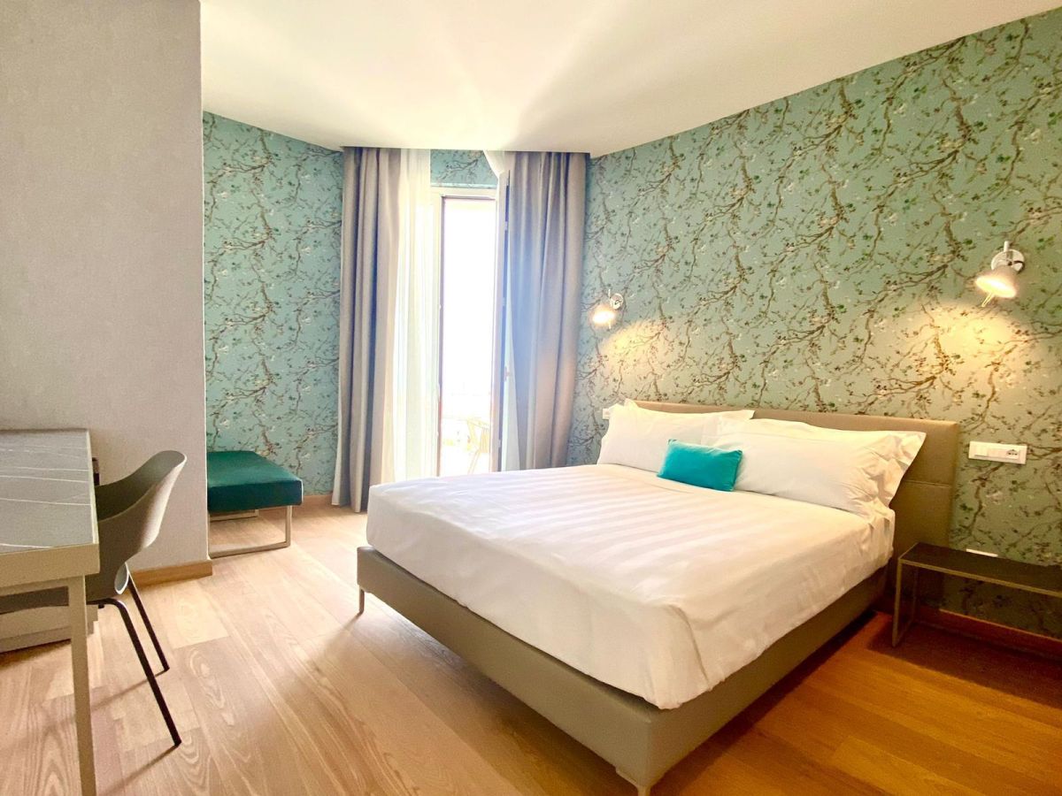 Camera Executive Vista Mare Lido di Camaiore (Toscana)